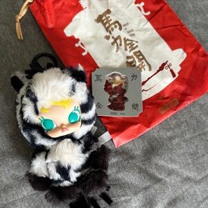 POPMART- Have a good run - MOLLY